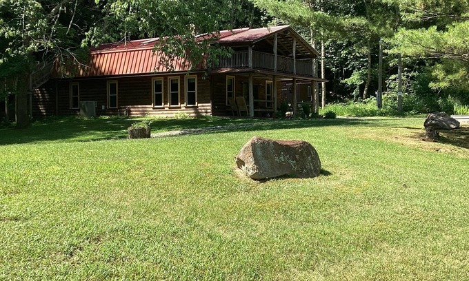 Montebello Cabina | CHARMING COUNTRY CABIN IN THE VIRGINIA BLUE RIDGE MOUNTAINS