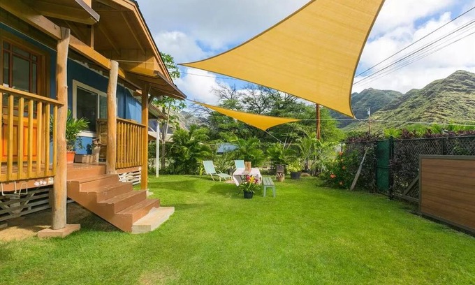 Makaha Casa | Charming Country Cottage just a few steps from the beach!