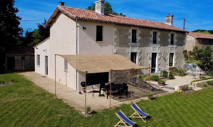 Latille Casa | Charming country house set in landscaped grounds of 5000 m2