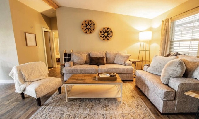 McKinney Casa | Charming Country Retreat w/ hot tub-10 min from Downtown McKinney!