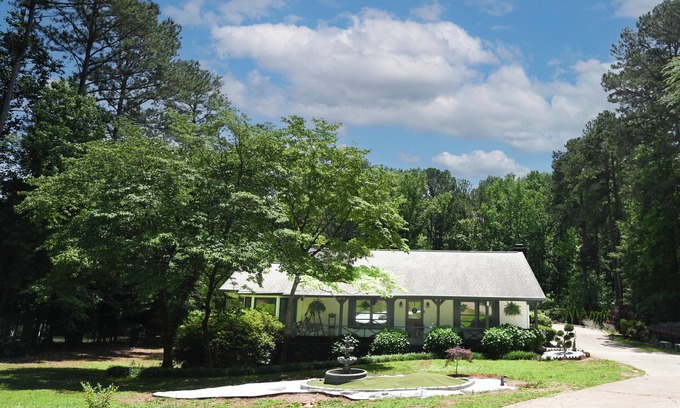 Lawrenceville Casa | Charming country style 3-bedroom house in fabulous Suwanee with AC, WiFi