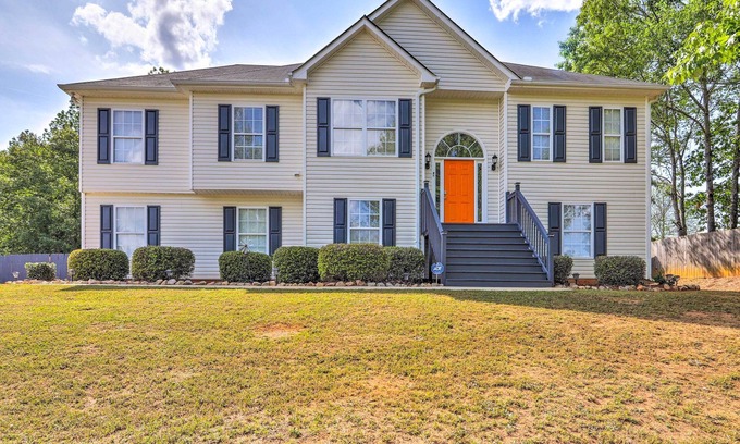 Oak Hill Casa | Charming Covington Home w/ Fire Pit + Game Room!