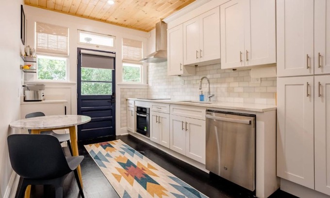 Seminole Heights Casa | Charming, Cozy 2-BR Apt Near Downtown Tampa