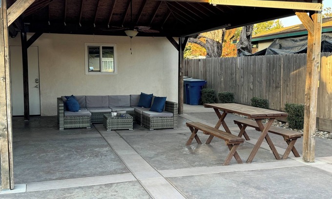 Merced Casa | Charming cozy 3-bedroom 2-bath house