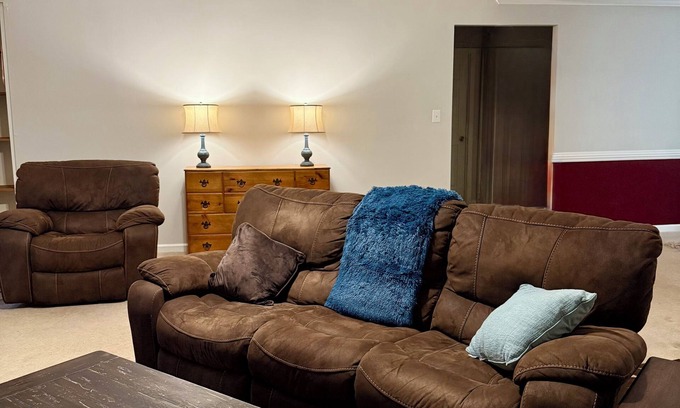 Cordova Casa | Charming & cozy 3BR 2B house in Cordova/Memphis within miles of entertainment.