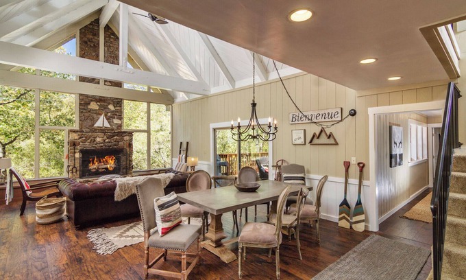Lake Arrowhead Casa | Encantadora, acogedora y amigable para los niños Tavern Bay Cottage, fácil paseo al lago!