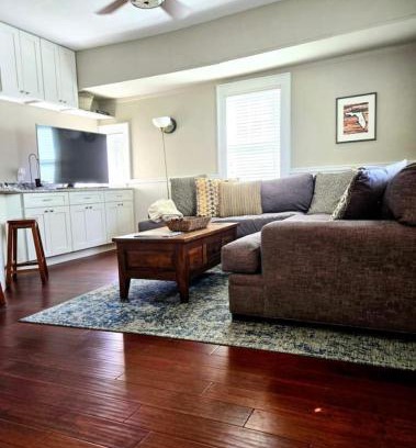 Lakeland Apartamento | Charming, cozy, one bedroom apartment