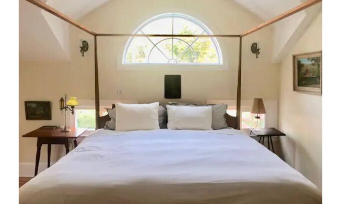Kingston Casa | Charming, cozy, romantic 1851 Cottage All Seasons