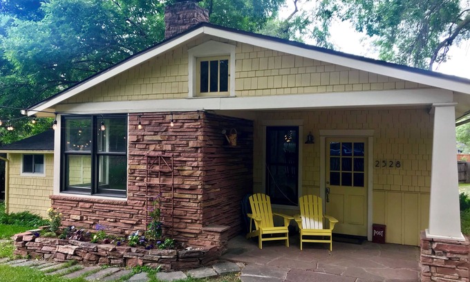 Whittier Casa | Charming Craftsman 2-bedroom bungalow, downtown but private