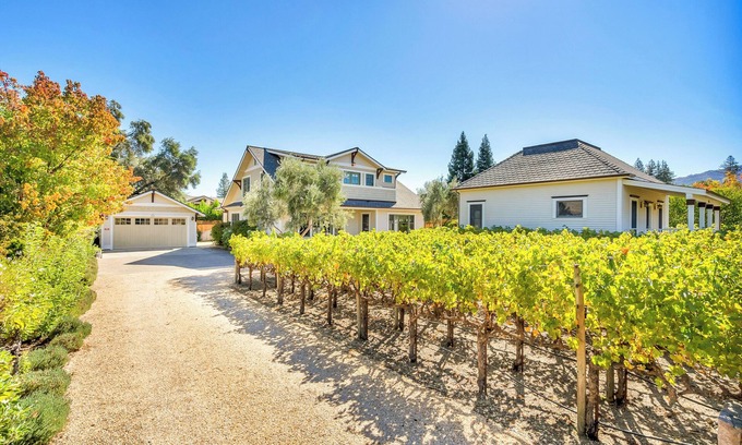 St. Helena Casa | Charming craftsman style home with vineyard view