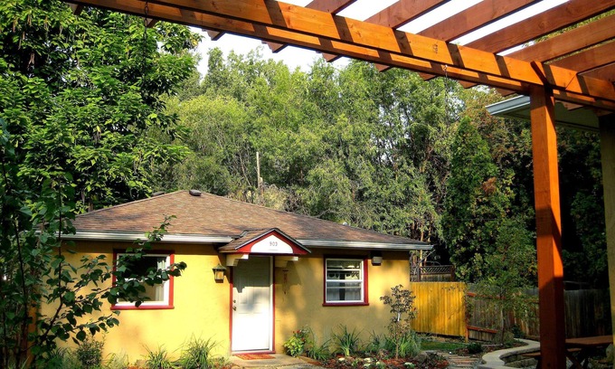 Walla Walla Cabaña | Cottage con Encanto Creek Side con cama King Cerca de Whitman