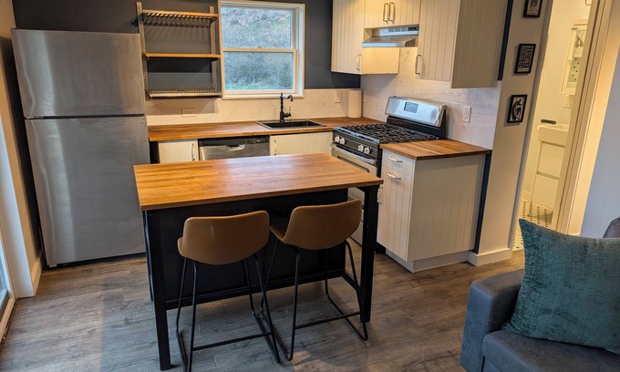 Victor Apartamento | Charming creekside studio for nature lovers in Victor, ID near Jackson Hole, WY