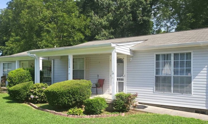 Jonesboro Casa | Charming Cul-de-sac Home, Outdoor Patio, Yard, WiFi, 30 Min from Downtown Atlanta