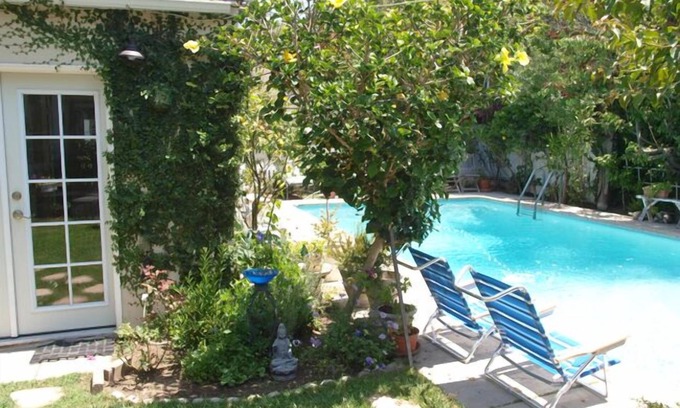 Clarkdale Apartamento | Charming Culver City Cottage w/ Shared Pool+garden