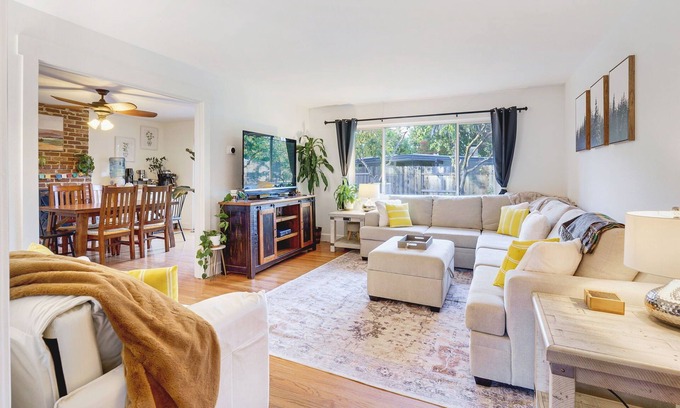 Davis Casa | Charming Davis Retreat: Cozy & Central