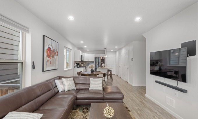Northfield Casa | CHARMING DENVER CENTRAL PARK SINGLE FAMILY HOME