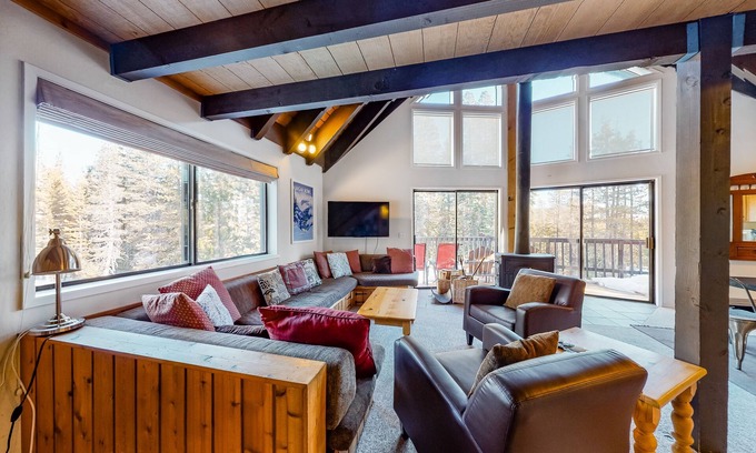 Serene Lakes Casa | Charming dog-friendly cabin with XC skiing & bike trails outside the door