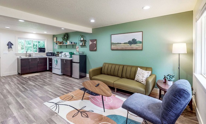 Lewis County Apartamento | Charming dog-friendly home with mountain view, kitchenette, & W/D