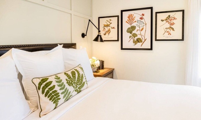 West Dundee Apartamento | Downtown Charming Farmhouse Apartment #2