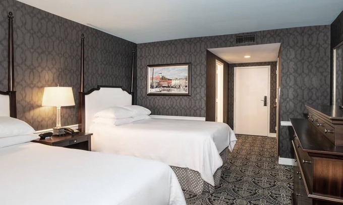 Historic District Hotel | Charming Downtown Hotel w/ Vintage Character + Modern Amenities