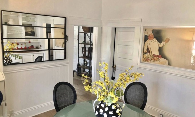 Napa Cabaña | Charming Downtown Napa Cottage...walk everywhere!