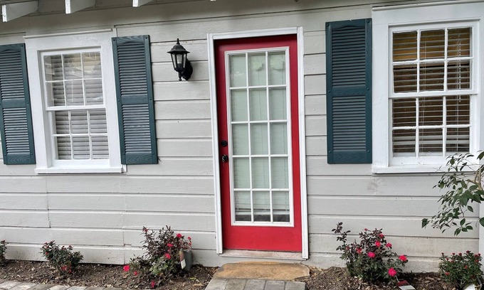 Aiken Apartamento | Charming Downtown Studio. Easy walk to restaurants & Shopping