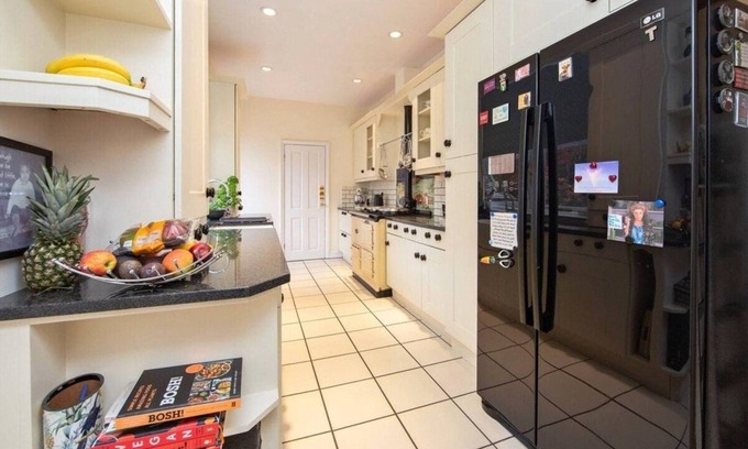 Elstree Casa | Charming Edwardian 5 Bed House | London