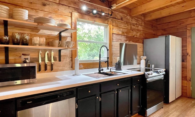 Mount Marion Cabina | Charming Element Cabin. Pet-Friendly!
