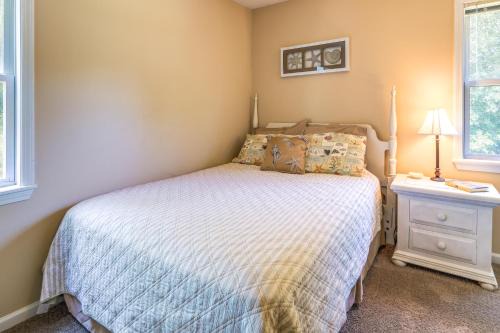 Emerald Isle Casa | Charming Emerald Isle Escape Less Than 1 Mi to Beach!