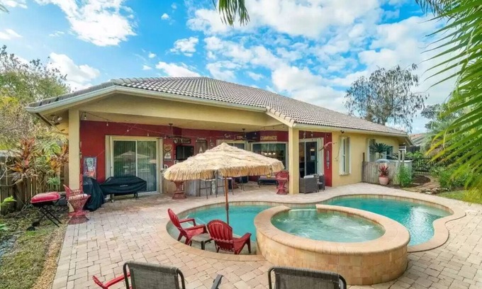 Wellington Casa | Charming Equestrian & Vacation Paradise Pool Home