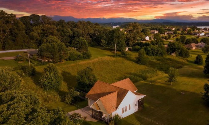 Dandridge Casa | About your stay and other details