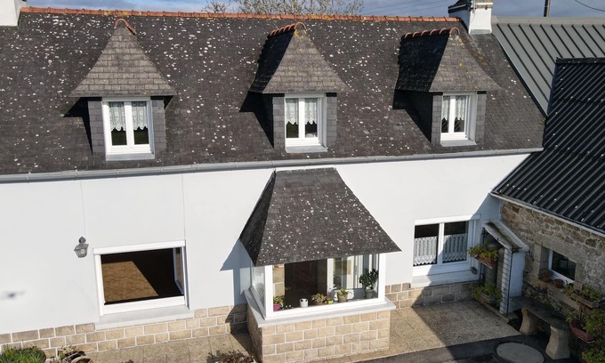 Plonevez-Porzay Otro | Charming family home for 8P in quiet country setting, near beach