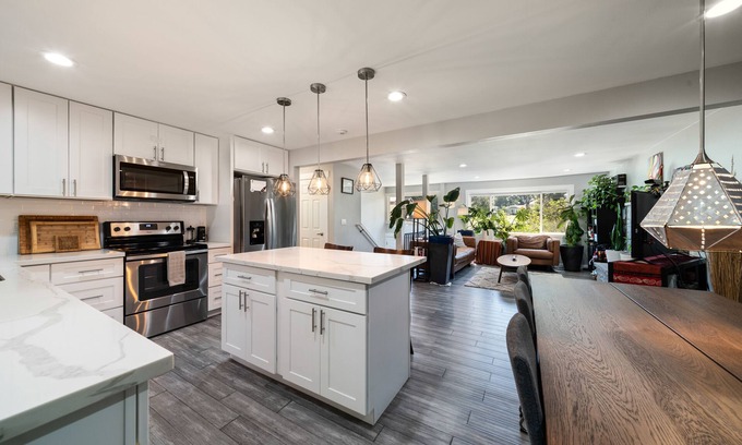 Renton Casa | Charming Family Home near Newcastle, Fully Fenced Private, Pet-Friendly!
