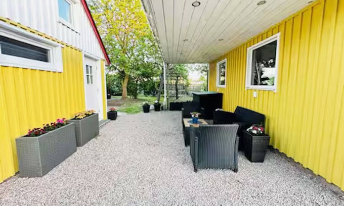 Laholm Chalet De Esquí | Charming farmhouse for rent in central Laholm - close to nature, town & beach |SE02118