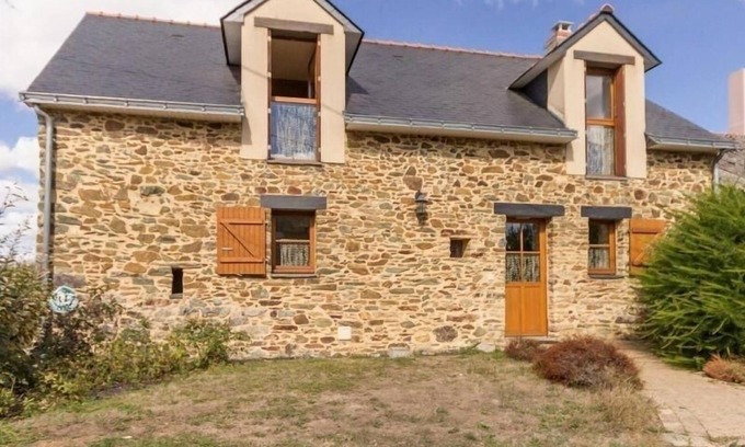 Les Touches Cabaña | Gîte rénové avec terrasse et jardin, proche étang, pour 6 pers., accès Internet et équipement bébé