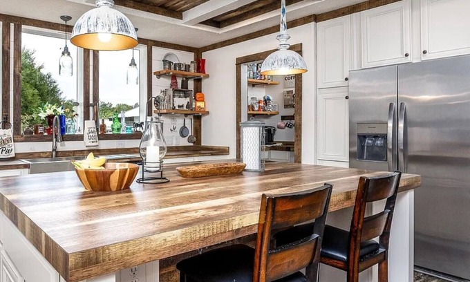 Waynesboro Casa | Charming Farmhouse style 3-bedroom house in Waynesboro with WiFi, AC