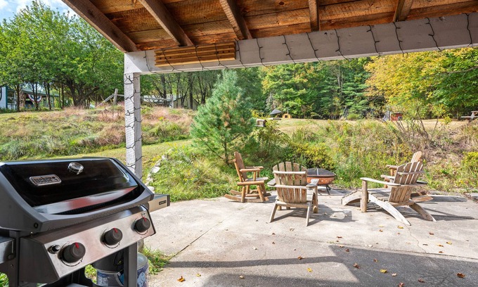 Jay Otro | Charming Farmhouse, Sauna - 4 bedrooms, WiFi, AC in Upper Jay