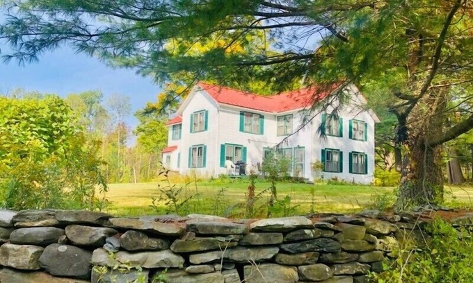 Worthington Otro | Charming Farmhouse - quiet, private & peaceful