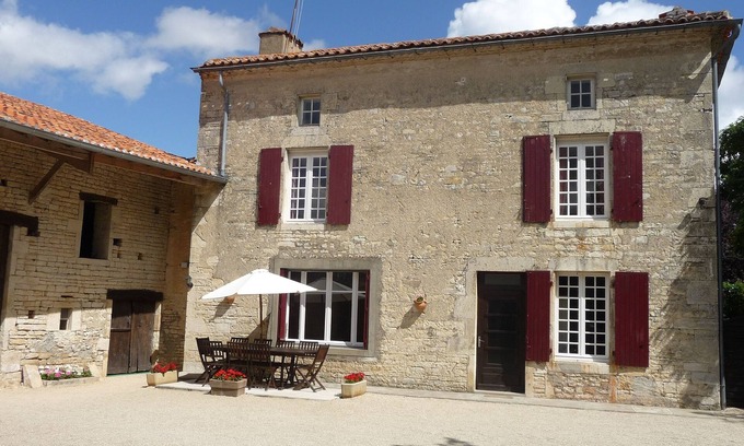 Fouqueure Otro | Granja con Encanto Con Piscina Y Playbarn, Gimnasio y amplio jardín
