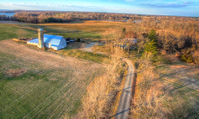 Magnolia Otro | Charming Farmhouse with Water Access (near Chestertown)