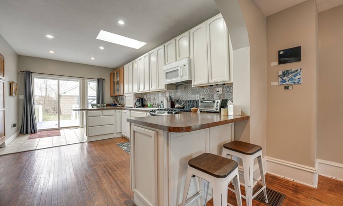 Fennville Casa | Charming Fennville Home w/ Fire Pit & Deck!