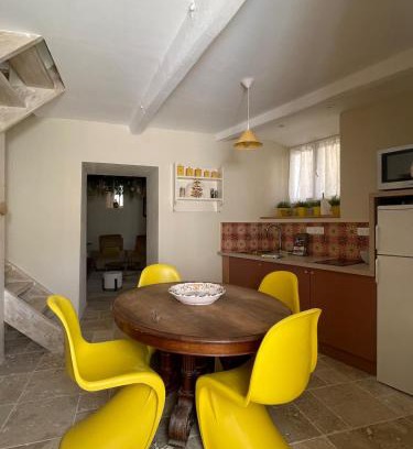Ventenac-en-Minervois Casa | Charming flowery house