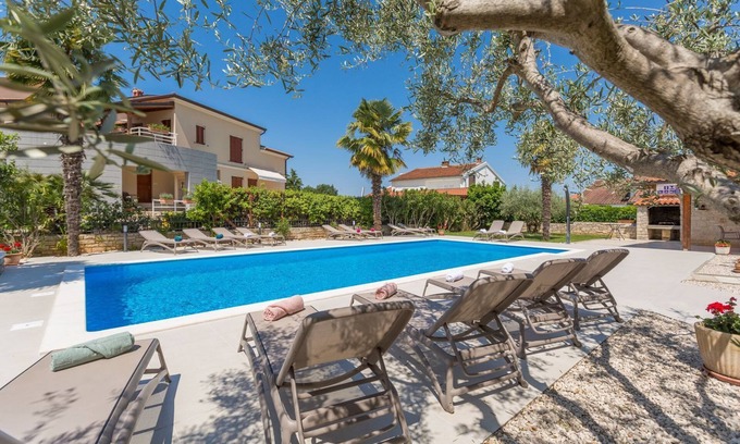 Mali Maj Apartamento | Encantador piso a 800 metros de la playa con piscina, zona de barbacoa, lavadora