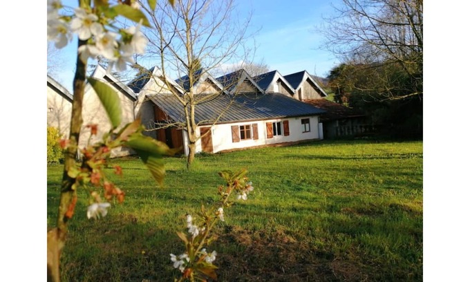 Bruges-Capbis-Mifaget Casa | Charming Pyrenees cottage - jacuzzi - 2/3 pers