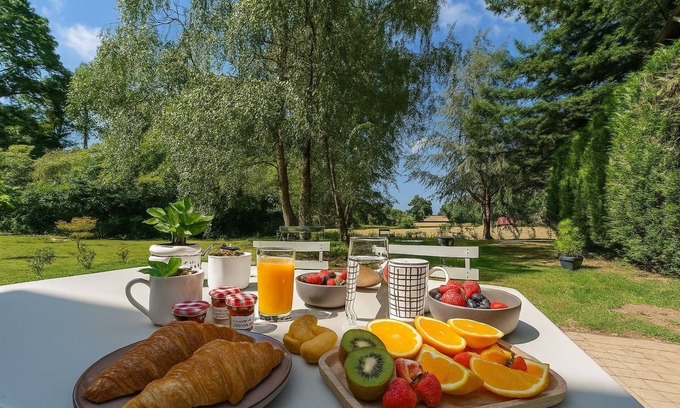 Saint-Aubin-d'Aubigne Cabaña | Charming little cottage, ideal for families.