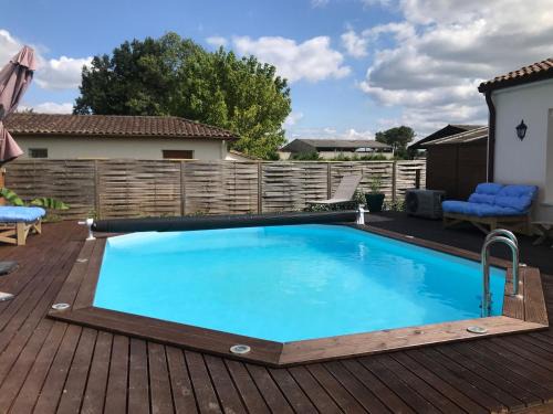 Saint-Medard-de-Guizieres Apartamento | Charming Countryside Stay
