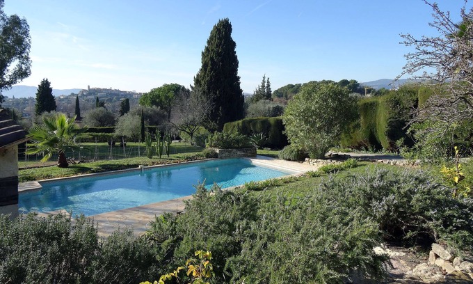 Chateauneuf-Grasse Casa | encantador, la exposición completa, completa calma, hermosa vista Provenzal y piscina