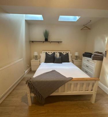 Parsons Green and Walham Apartamento | Charming Garden Apartment