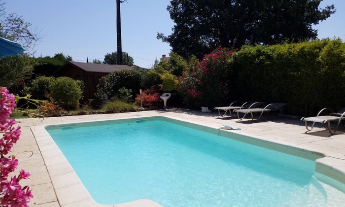 Tourrettes Villa | Planta 2 dormitorios con piscina privada en un jardín arbolado