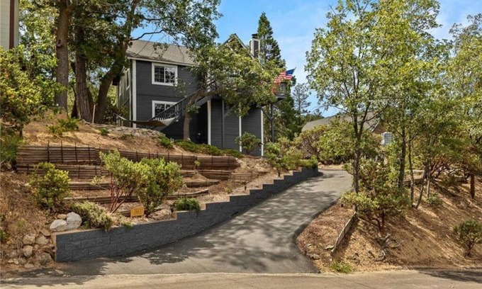 Lake Arrowhead Casa | Charming Getaway Cabin